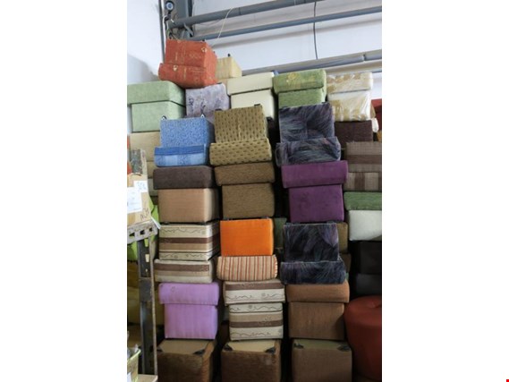 Used Square opened pouf, 150 pcs for Sale (Auction Premium) | NetBid Industrial Auctions